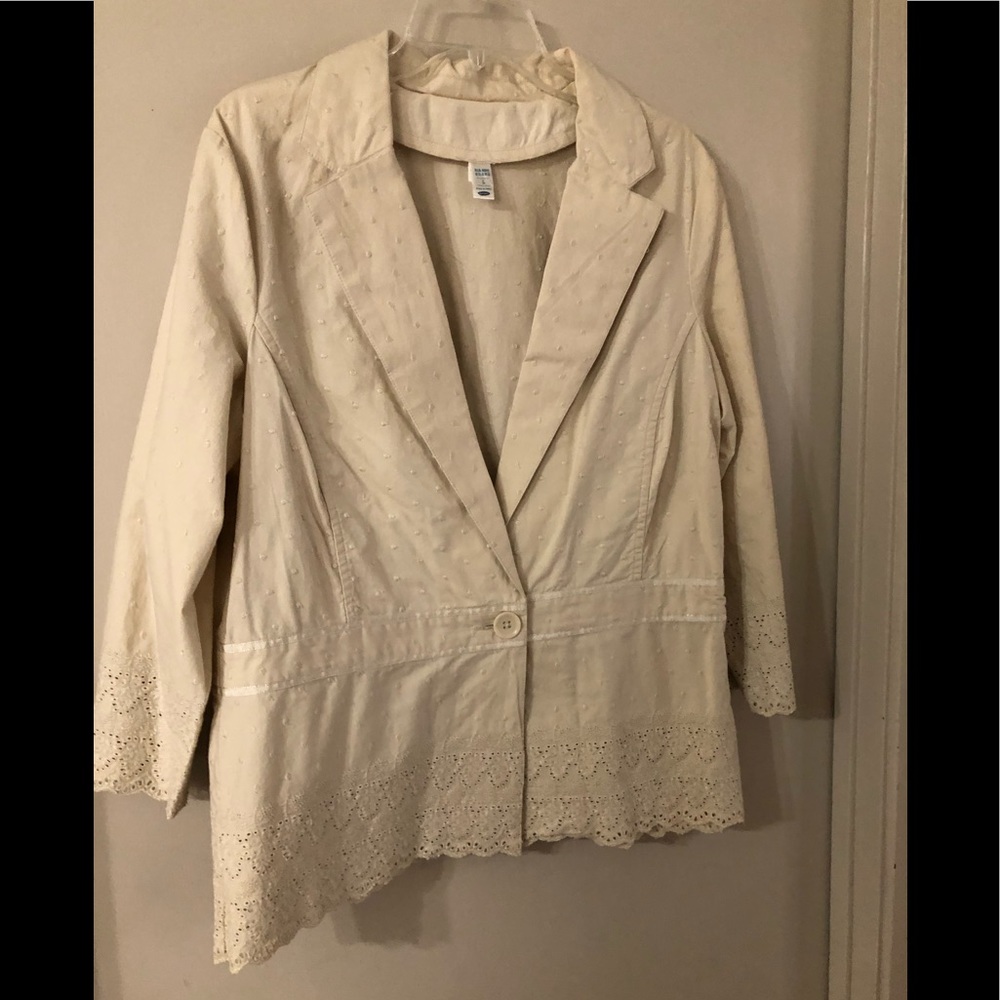 Ladies light weight jacket.